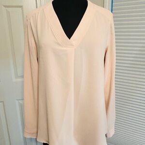 Nine West Peachy/Cream V-Neck Women's Top business casual or casual w/jeans